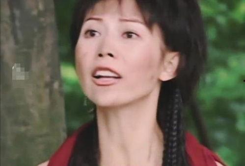 蔡少芬吃瓜张晋,夫妻甜蜜互动引网友热议