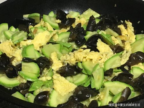 动车站吃瓜,一场美食与旅行的邂逅