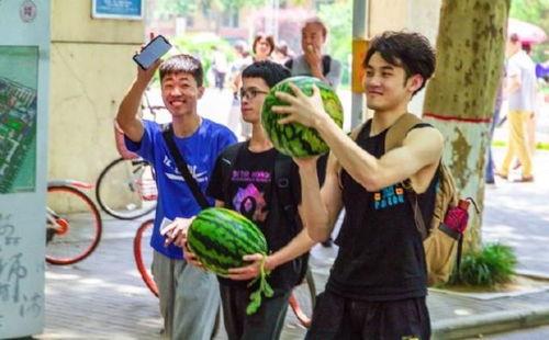 吃瓜哈工大,吃瓜群众眼中的校园风云录