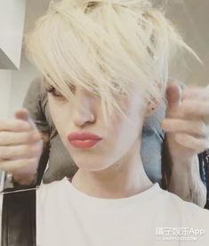 剪头发时吃瓜,夏日清爽新体验