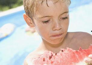 男童吃瓜照片大全,可爱男童吃瓜瞬间大盘点