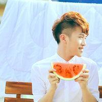 情侣头像双人吃瓜,情侣头像中的甜蜜瞬间