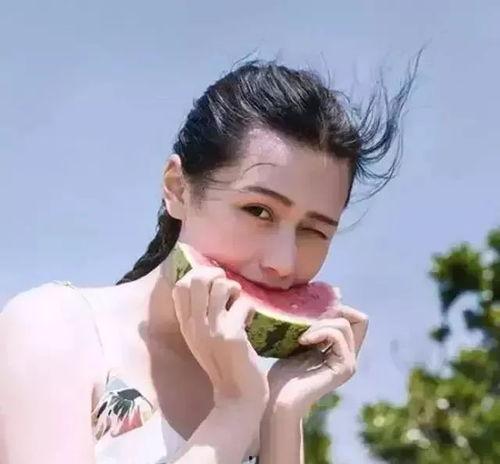 西瓜女孩吃瓜,西瓜女孩的甜蜜瓜界探险记