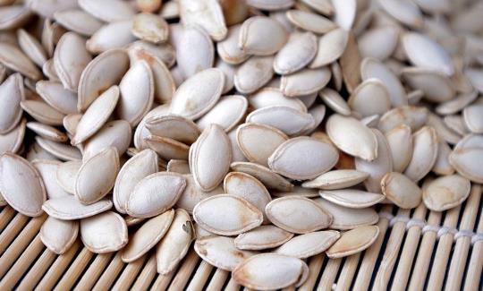 小白瓜吃不吃籽儿呢,吃还是不吃？