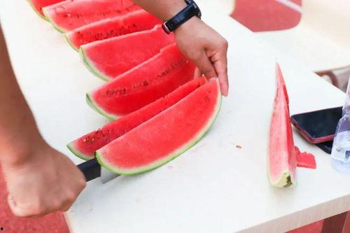 吃瓜比赛加油声,吃瓜比赛加油声此起彼伏