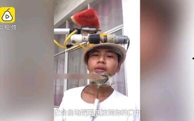 吃瓜手机被砸了,意外砸损，瓜友热议